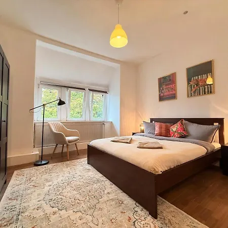 Beautiful And Spacious 4 Bdr With Balcony Apartment *