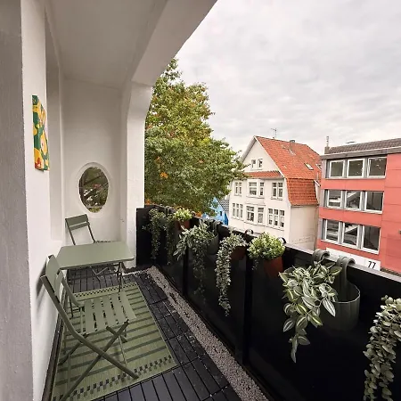 Beautiful And Spacious 4 Bdr With Balcony Apartment *