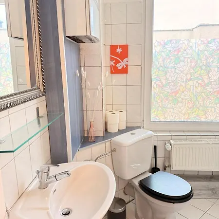 Beautiful And Spacious 4 Bdr With Balcony