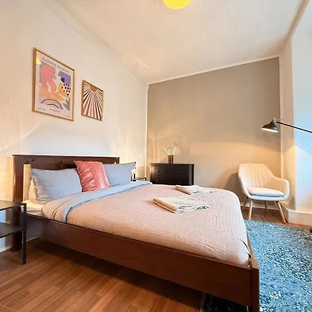 Beautiful And Spacious 4 Bdr With Balcony Oldenburg
