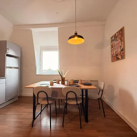 Apartment Beautiful And Spacious 4 Bdr With Balcony