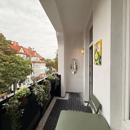 Beautiful And Spacious 4 Bdr With Balcony *