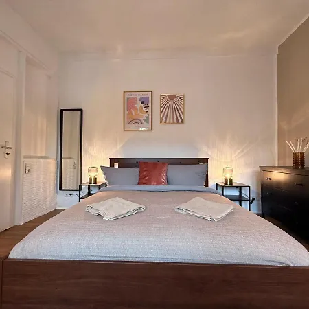 Beautiful And Spacious 4 Bdr With Balcony 아파트 *