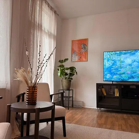 아파트 Beautiful And Spacious 4 Bdr With Balcony
