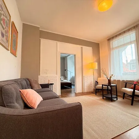 Apartment Beautiful And Spacious 4 Bdr With Balcony *