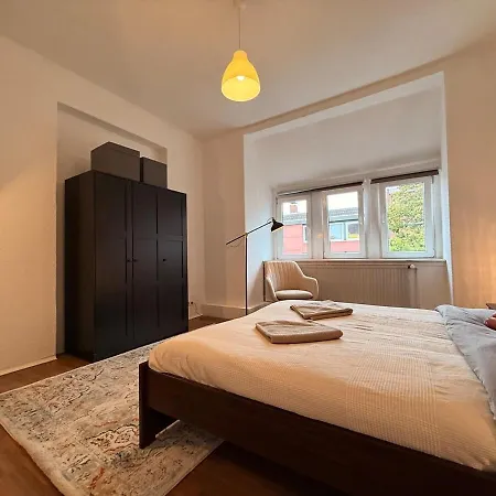 Beautiful And Spacious 4 Bdr With Balcony Oldenburg